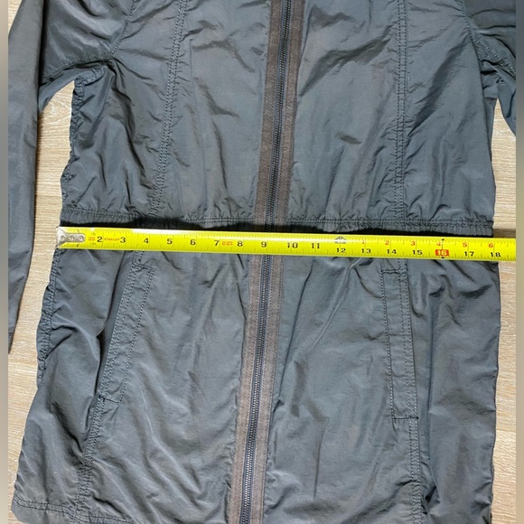Eileen Fisher Coat Size XS
Zip Up Light Coat Windbreaker - Picture 11 of 11